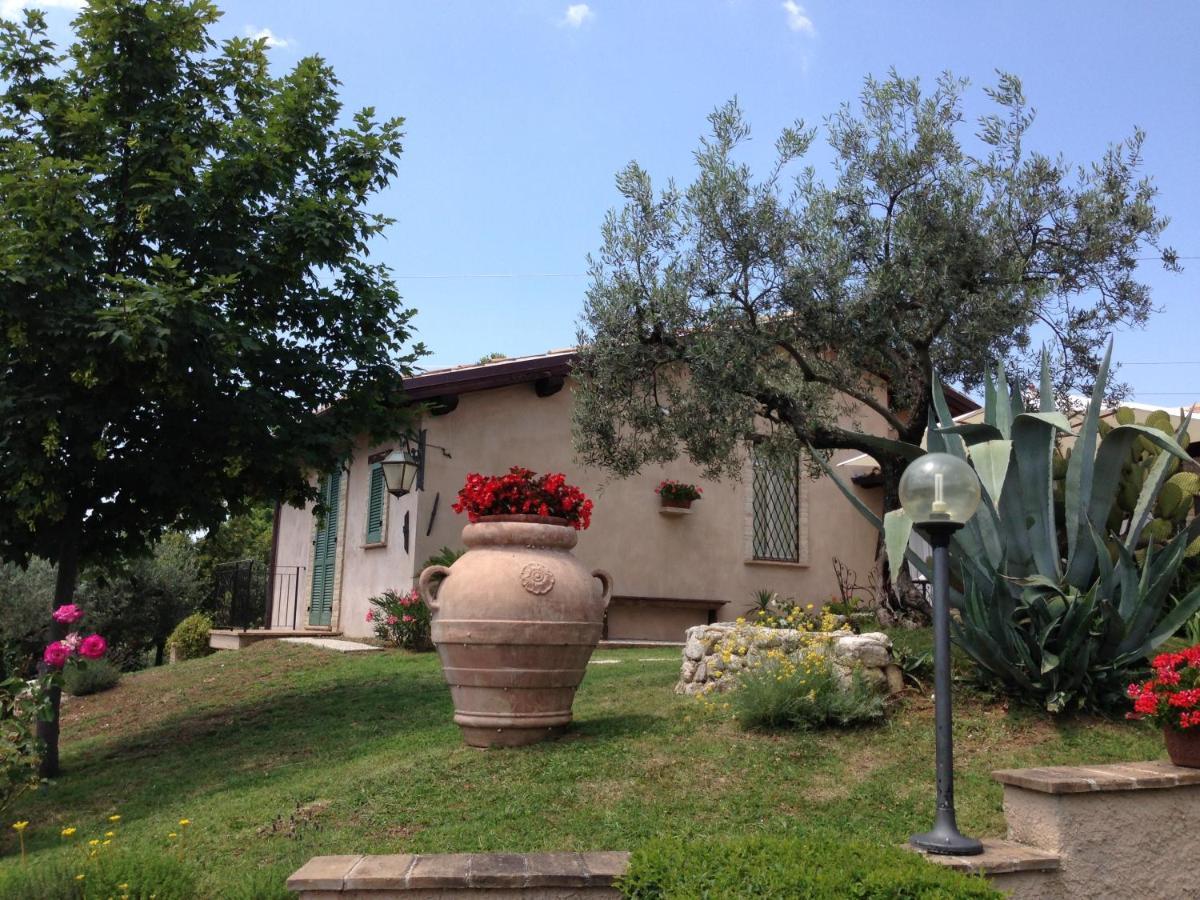 Agriturismo Collerisana สโปเลโต ภายนอก รูปภาพ